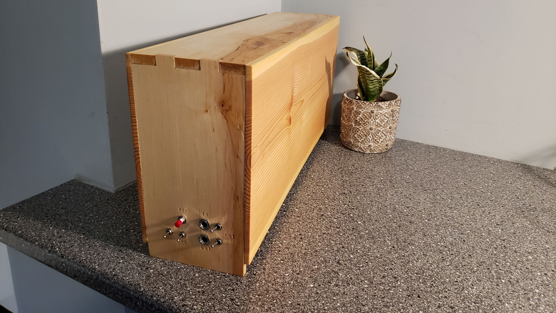 Haptic Box and its entangled flows